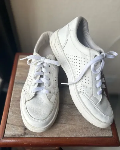 Tênis branco feminino