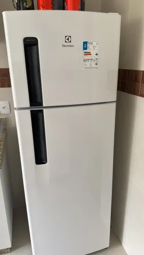 Geladeira Electrolux 320 litros