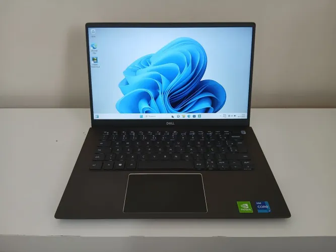 Notebook Dell Vostro 5402 - i7 11th 16GB SSD 512 NVIDIA MX330 Tela FHD