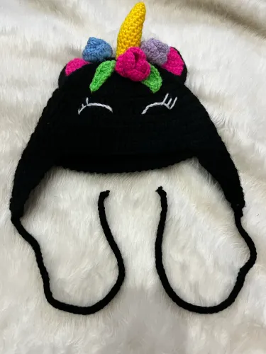 Gorro Unicórnio em Crochê Lã Touca Infantil Preta