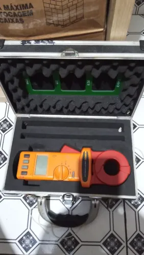 Alicate Amperímetro