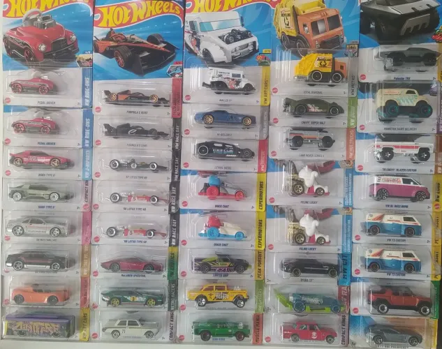 Coleção Carrinhos Hot Wheels 25,00 cada
