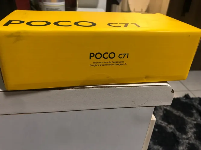Celular Xiaomi Poco C71 na caixa