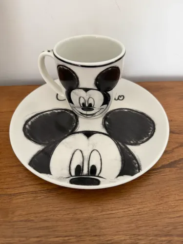 Caneca e prato de sobremesa Mickey