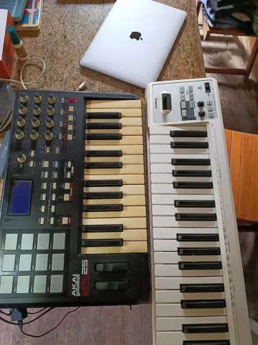 Teclado controlador midi Roland A-49