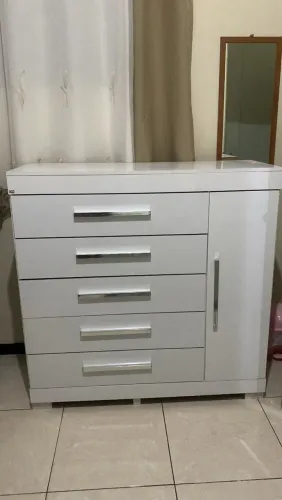Vende-se cômoda 5 gavetas