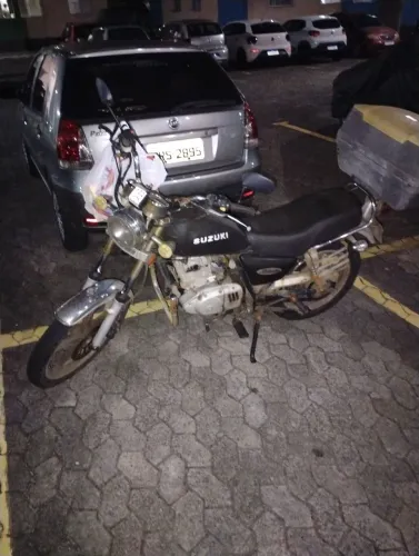 Vendo moto intruder 