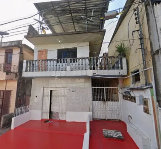 Edifício com 6 Apartamentos para Venda