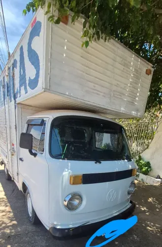 Kombi Pick Up com Baú