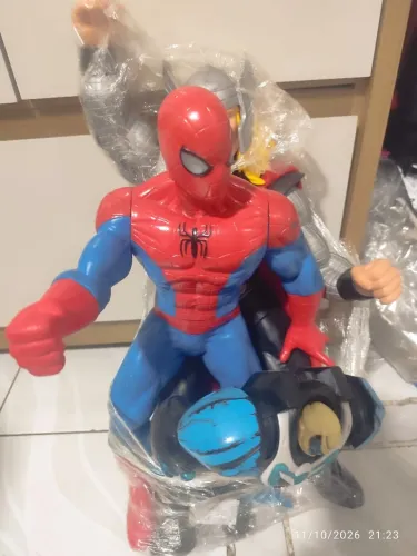 Brinquedo para alegrar a crianças e dar nova vida aos brinquedos 