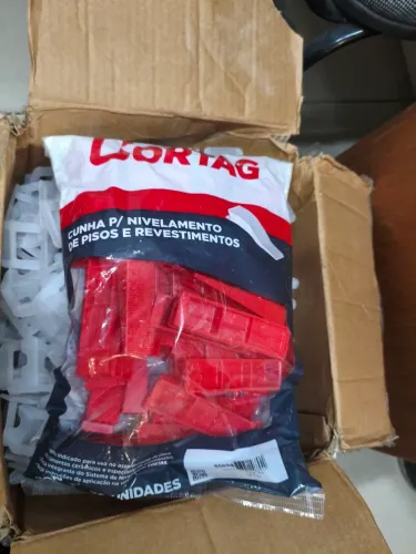 500 niveladores de piso 3mm e 100 cunhas Cortag