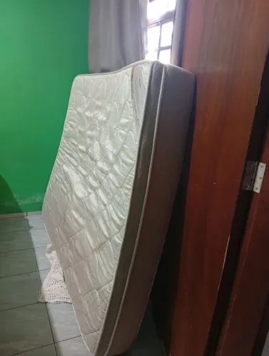 Colchão Queen usado