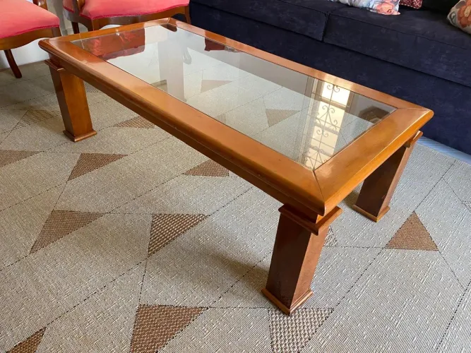 Vendo mesa de centro madeira maciça