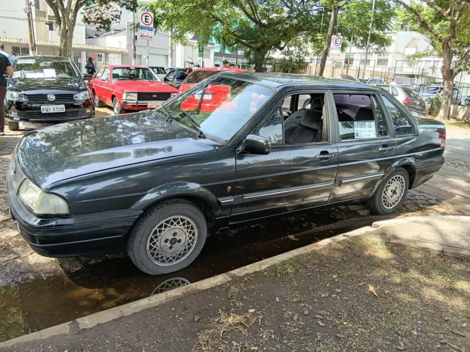 Ford Versailles Ghia 2.0i / 2.0 2P E 4P 1993