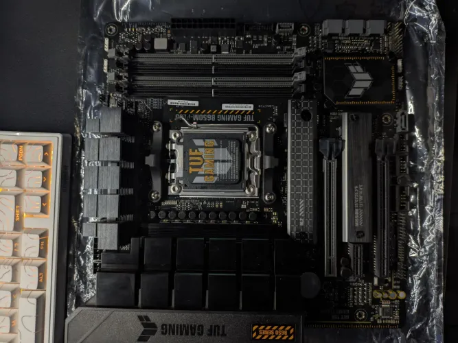 Placa mãe Asus B650M AM5  Tuff gaming plus 