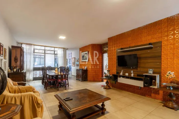 Casa à venda, 9 quartos, 2 suítes, 8 vagas, Serra - Belo Horizonte/MG