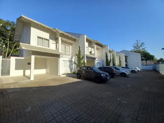 CONDOMÍNIO FECHADO no ANITA GARIBALDI com 3 quartos para VENDA, 220 m²