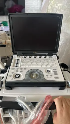 Equipamento de ultrassom portátil GE vivid e com defeito na placa mãe!