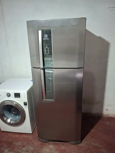 Geladeira 220v funcionando certinho
