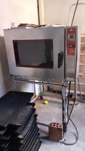 Vendo um forno de padaria 5 placas mais um cilindro de pizza
