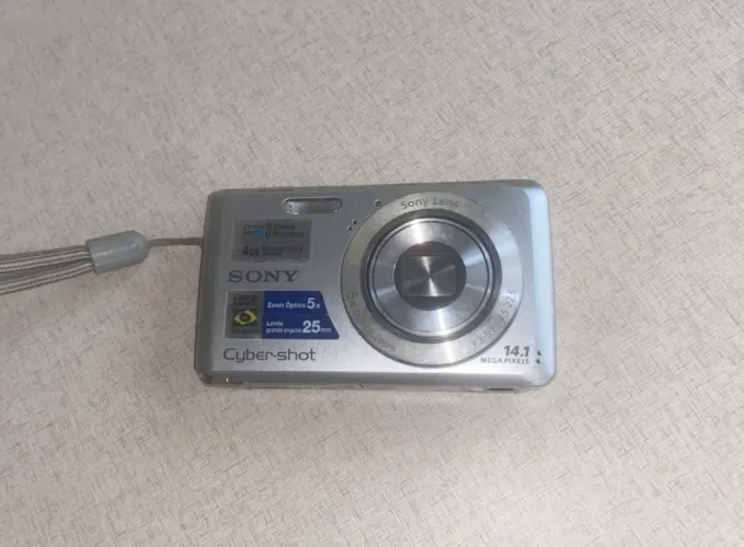 Câmera Sony Cyber-shot DSC-W520