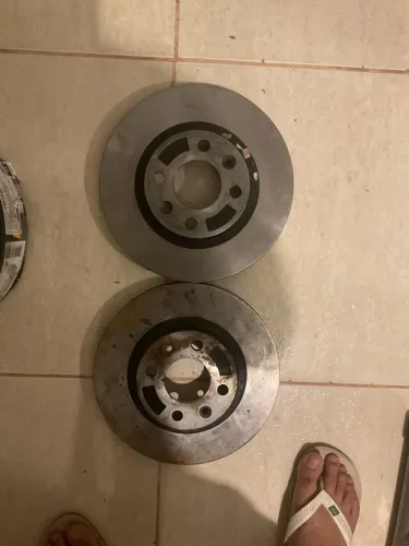 Disco de freio dianteiro Clio 