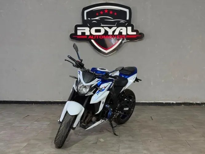 GSX 750 CILIDRADA! MOTO FORTE E ROBUSTA PARA QUEM GOSTA DE ACELERAR.