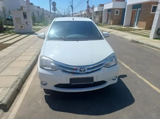 Toyota Etios XS 1.5 Flex 16V 5P Mec. 2015
