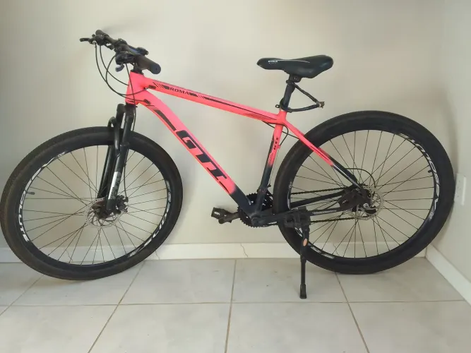 Bicicleta Aro 29 GTI. Acompanha Capacete e Bomba de encher pneu.