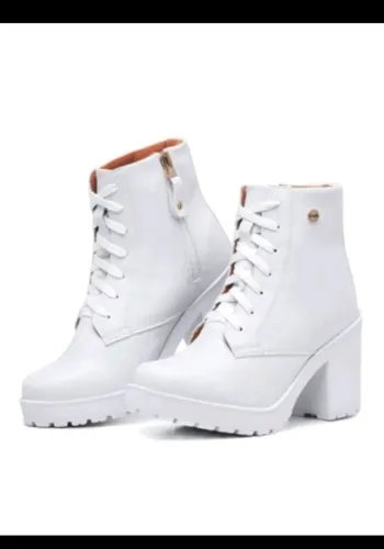 Bota coturno branca N.37 Nova na caixa 