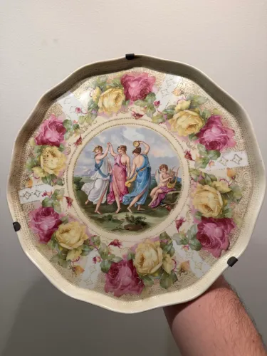 PRATO DE PAREDE DECORATIVO EM LOUÇA