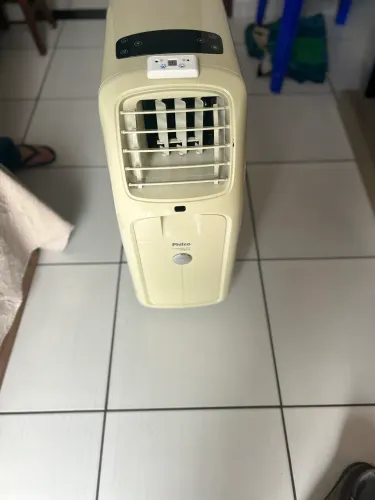AR-CONDICIONADO PORTÁTIL 11.000 BTUs - QUENTE E FRIO!