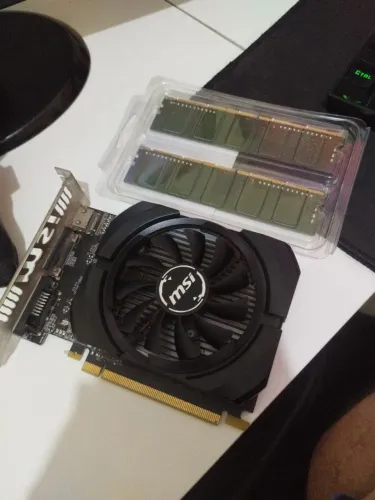 Vende-se placa mãe memorias ram e placa de vídeo e processador 