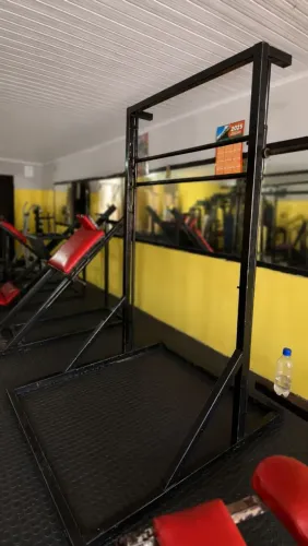 MÁQUINAS DE ACADEMIA 