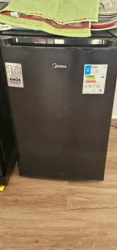 Frigobar Midea 124litros