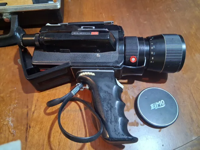 Filmadora Antiga Elmo Super 110 Super 8 Japonesa com Maleta Original Vintage