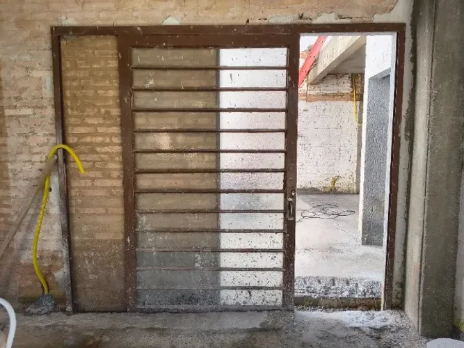 Porta de Correr de Ferro e Vidro - 2.20 x 1.30