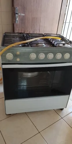 Vende-se fogão Dako branco