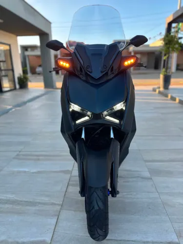 Xmax 2025 Conect ABS