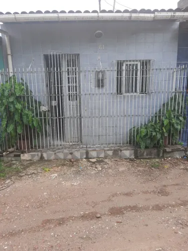 Aluga-se casa