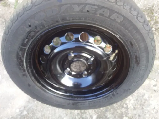 Roda aro 14 da GM com pneu