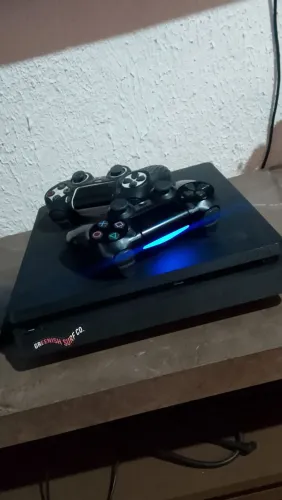 Ps4 slim Sony, 872,8gb funciona muito bem! Semi novo!