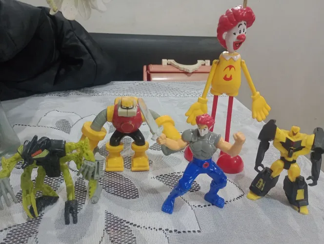 Lote de brinquedos colecionáveis MC Donald's