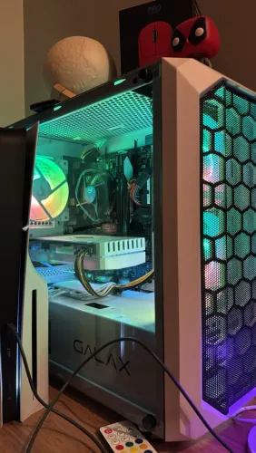 Pc Gamer com monitor, teclado e mouse