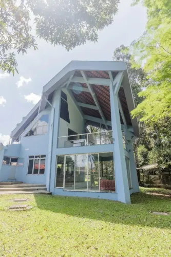 Go Up imóveis vende em parceria:  Casa no Condomínio Lago Azul
