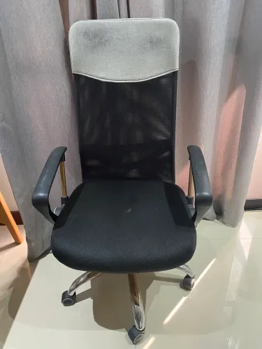 Cadeira de escritório preta abra casa