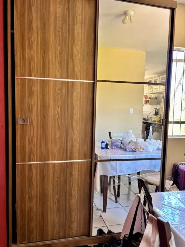 Guarda- roupa- Porta de Correr e Espelho