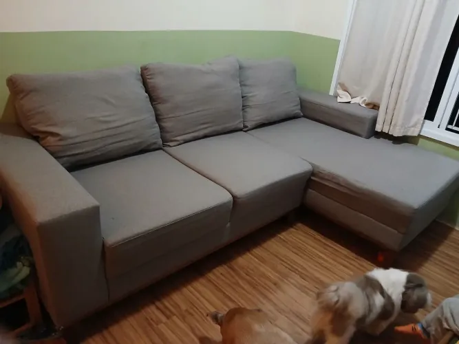 Sofa Beny, 3 lugares com chaise a esquerda, recém higienizado