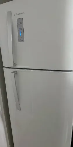 Vendo Geladeira Eletrolux 310 Litros