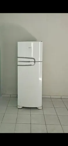 Geladeira Consul Frost Free Duplex 340L Branca com Prateleiras Altura Flex 110V CRM39ABANA